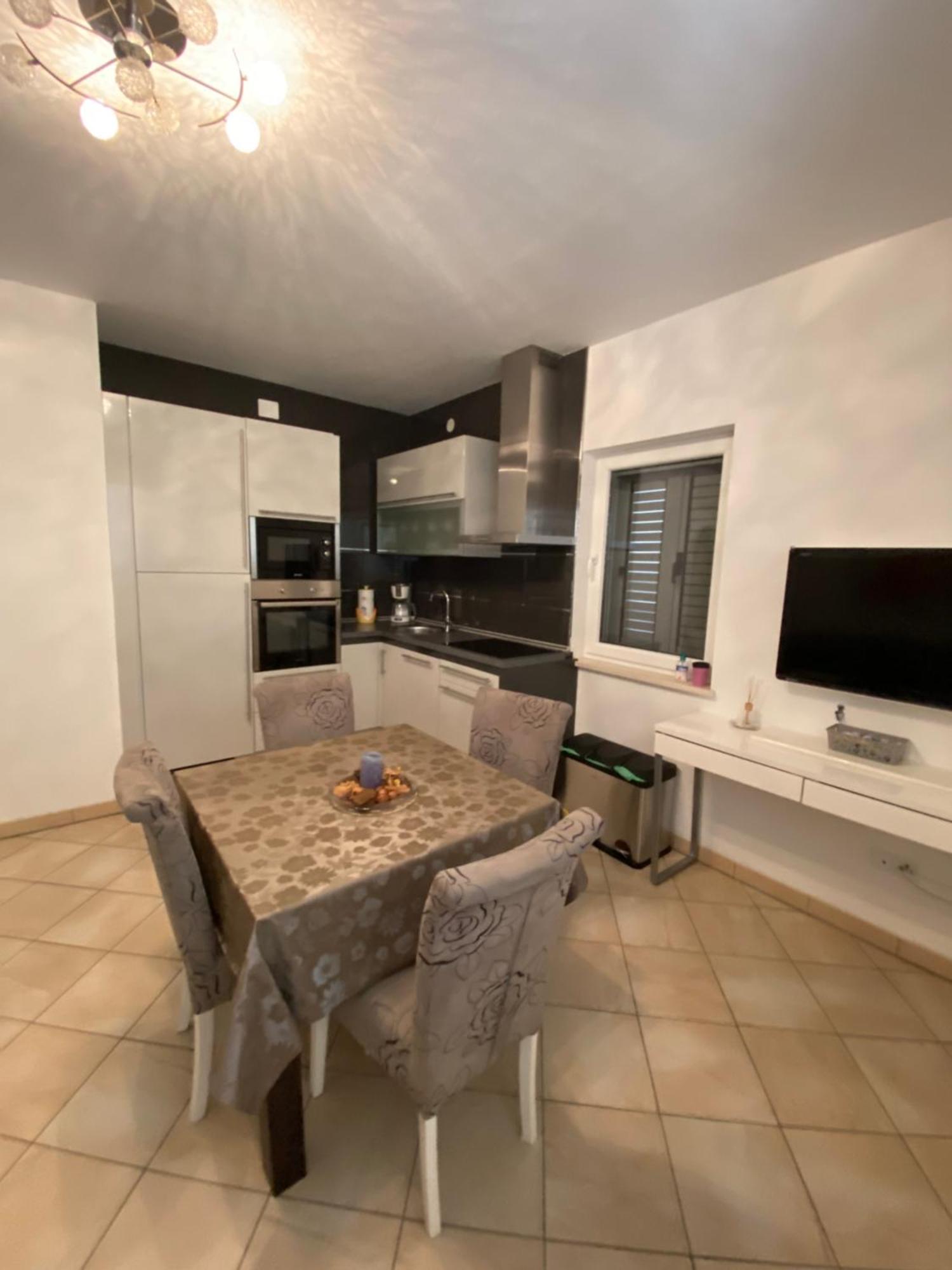Apartments Lovely Croatia Bol Exterior foto